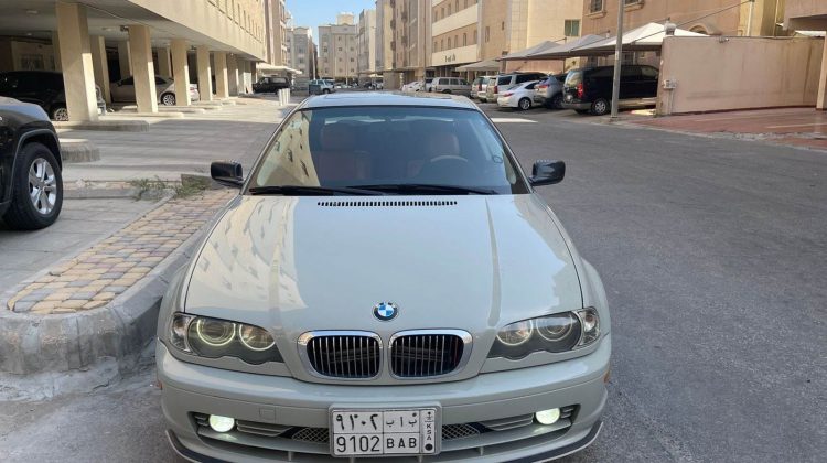 للبيع لاعلي سوم سياره BMW الفئه الثالثه 2001 في السعودية الدمام